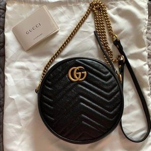 NWT 🌟🌟Gu cci🌟 Marmont Round Zip Around Crossbody Bag